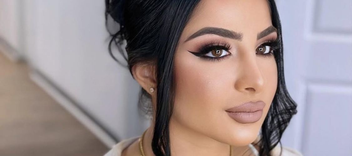 Makeup artist